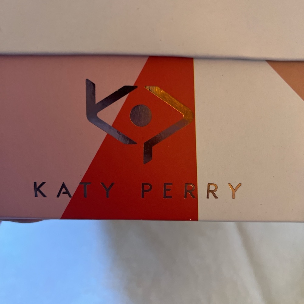 Katy Perry 9.5 Women's Evie Mary Jane Flat Gold NIB Fashion Casual Work School - Picture 8 of 8